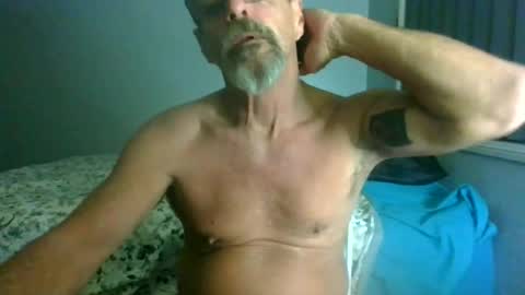 Snapshot of maximus_oreally chatting on 06/17/26, 03:02 Max online show from 06/17/26, 03:02