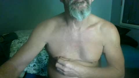 Snapshot of maximus_oreally chatting on 07/06/26, 12:02 Max online show from 07/06/26, 12:02