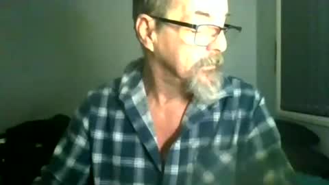 Snapshot of maximus_oreally chatting on 07/08/26, 04:11 Max online show from 07/08/26, 04:11