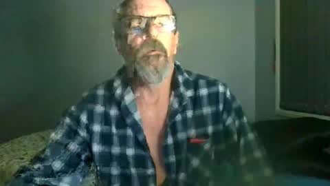 Snapshot of maximus_oreally chatting on 07/10/26, 02:49 Max online show from 07/10/26, 02:49