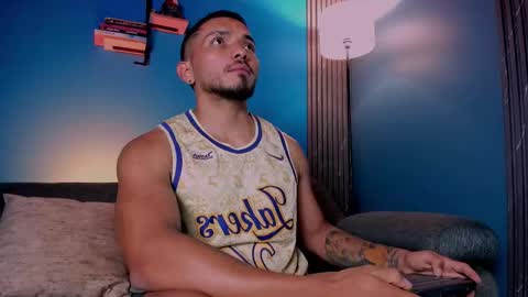 Snapshot of maximusclark chatting on 10/27/25, 01:09 Maximus Clark online show from 10/27/25, 01:09