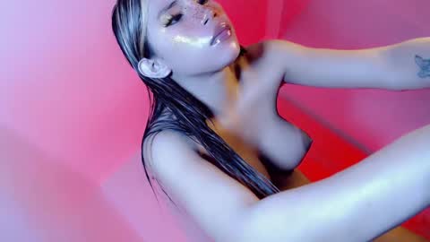 Snapshot of maxinelove1 chatting on 02/08/25, 01:44 Maxinesexy online show from 02/08/25, 01:44