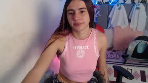 Snapshot of maxinesex_ chatting on 10/10/25, 01:32 maxinesex_ online show from 10/10/25, 01:32