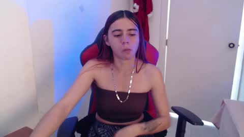 Snapshot of maxinesex_ chatting on 05/11/26, 02:01 maxinesex_ online show from 05/11/26, 02:01