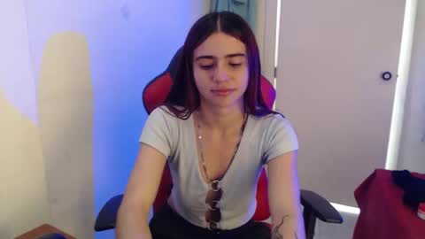 Snapshot of maxinesex_ chatting on 05/28/26, 02:25 maxinesex_ online show from 05/28/26, 02:25