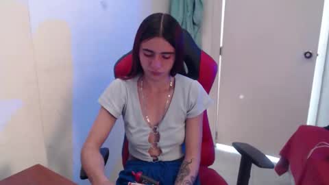 Snapshot of maxinesex_ chatting on 06/01/26, 01:57 maxinesex_ online show from 06/01/26, 01:57