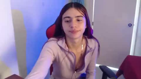 Snapshot of maxinesex_ chatting on 06/03/26, 01:36 maxinesex_ online show from 06/03/26, 01:36