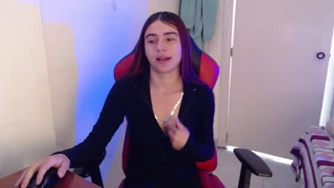Snapshot of maxinesex_ chatting on 06/09/26, 01:56 maxinesex_ online show from 06/09/26, 01:56