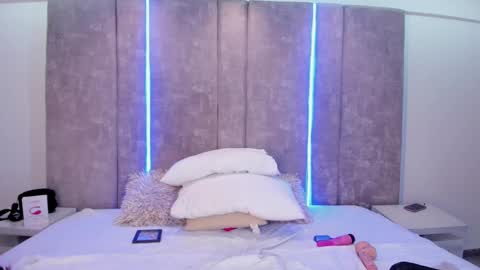 Maxi Rogers online show from 02/11/25, 10:50