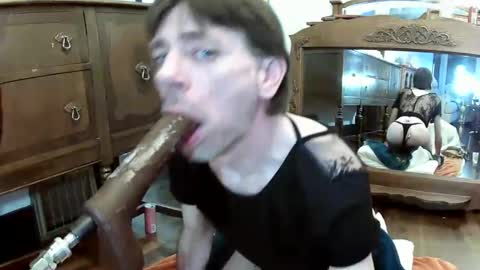 maxjr8008 online show from 10/06/25, 08:17