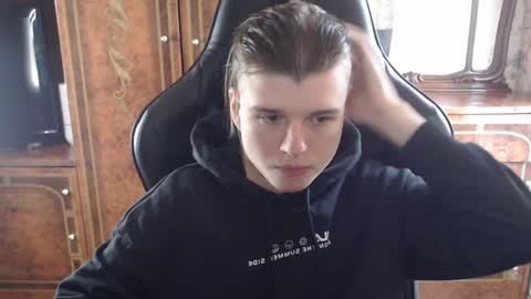 Max online show from 12/05/24, 10:23