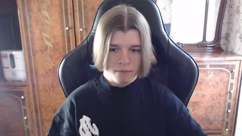 Max online show from 12/21/24, 10:17