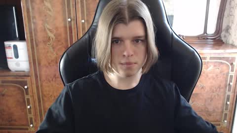 Max online show from 02/23/25, 10:06