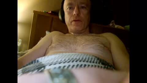 Snapshot of maxpro45 chatting on 03/25/26, 02:50 fuck those pink things right off ffs real deal or nowt online show from 03/25/26, 02:50