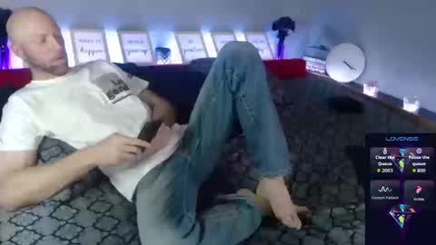 MaxRouger online show from 09/10/25, 04:12