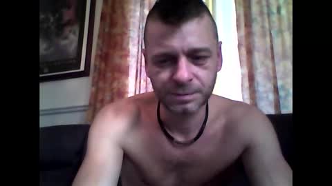 Snapshot of maxthewolf chatting on 10/29/25, 08:43 MaxTheWolf online show from 10/29/25, 08:43