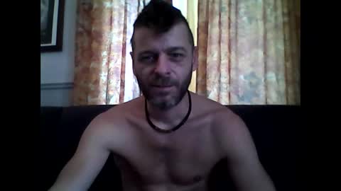 Snapshot of maxthewolf chatting on 11/15/25, 06:59 MaxTheWolf online show from 11/15/25, 06:59