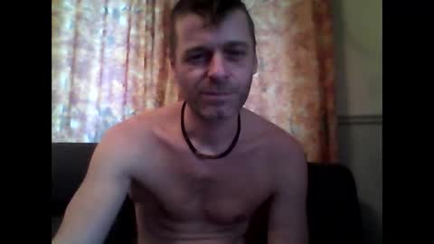 Snapshot of maxthewolf chatting on 11/24/25, 08:08 MaxTheWolf online show from 11/24/25, 08:08