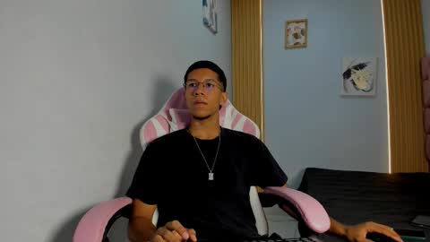 Snapshot of maxvibe420 chatting on 10/07/25, 01:30 maxvibe420 online show from 10/07/25, 01:30
