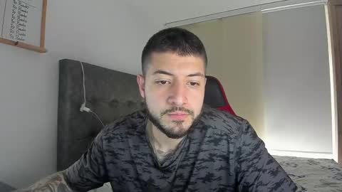 Snapshot of maxvibe_ chatting on 10/30/25, 07:25 maxvibe_ online show from 10/30/25, 07:25