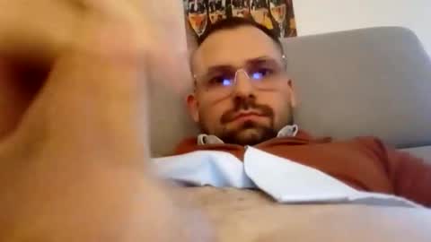 Max online show from 12/15/25, 07:56