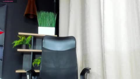 Snapshot of maxvolturi_ chatting on 05/02/26, 11:43 maxvolturi_ online show from 05/02/26, 11:43