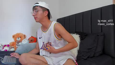 Snapshot of maxx_cortes chatting on 02/02/25, 04:11 maxx_cortes online show from 02/02/25, 04:11