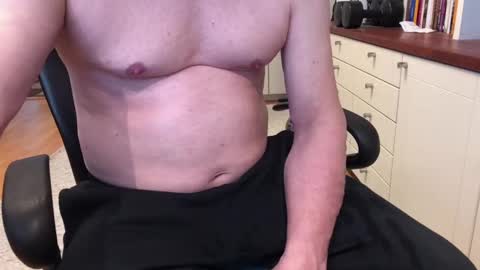 Snapshot of maxx_martin chatting on 02/27/25, 11:41 Max online show from 02/27/25, 11:41