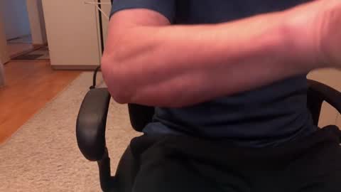 Snapshot of maxx_martin chatting on 11/05/25, 11:10 Max online show from 11/05/25, 11:10