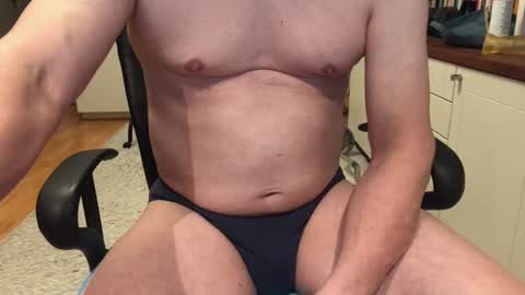 Snapshot of maxx_martin chatting on 11/17/25, 04:18 Max online show from 11/17/25, 04:18