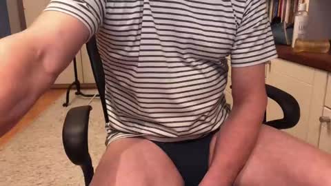 Snapshot of maxx_martin chatting on 11/28/25, 07:55 Max online show from 11/28/25, 07:55