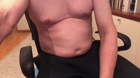 Snapshot of maxx_martin chatting on 01/09/26, 04:37 Max online show from 01/09/26, 04:37