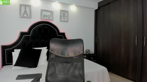 Snapshot of maxxicruz chatting on 02/19/25, 03:06 Maxxi online show from 02/19/25, 03:06