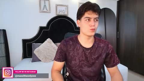 Snapshot of maxxicruz chatting on 09/14/25, 01:49 Maxxi online show from 09/14/25, 01:49