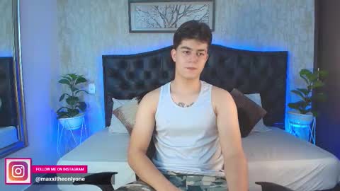Snapshot of maxxicruz chatting on 12/03/25, 04:31 Maxxi online show from 12/03/25, 04:31