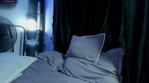 maxximus_10 online show from 12/05/25, 06:22