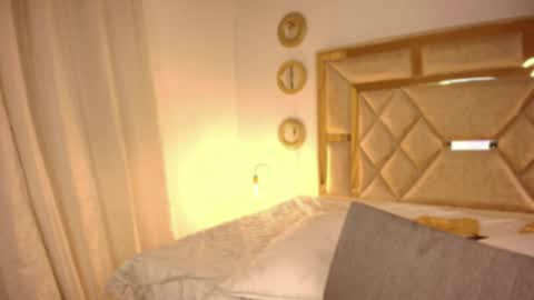 Snapshot of maxxine_vxx chatting on 05/19/26, 01:56 Valentina online show from 05/19/26, 01:56