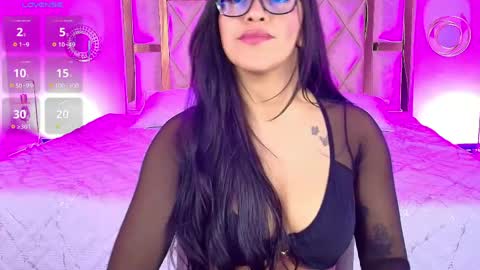 Snapshot of maxxine_vxx chatting on 06/08/26, 03:56 Valentina online show from 06/08/26, 03:56