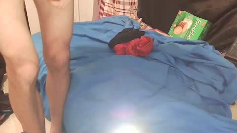 Snapshot of maxxou69hot chatting on 12/22/25, 01:13 maxxou69hot online show from 12/22/25, 01:13