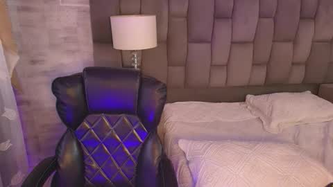 Maxine Minx online show from 11/16/25, 11:27