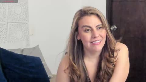 Victoria online show from 09/26/25, 10:03