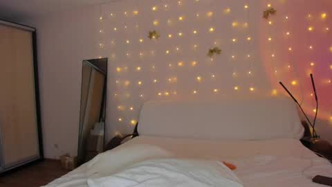 May Flower online show from 04/21/26, 11:27