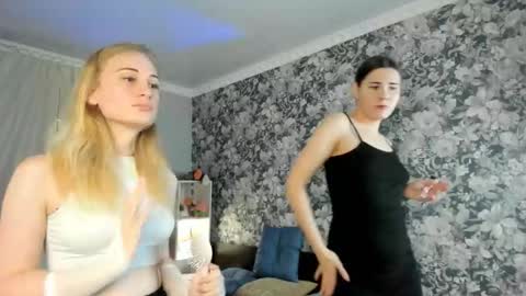 Leila online show from 12/18/25, 12:55