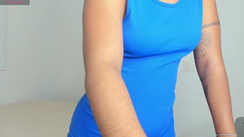 Snapshot of maya__fox chatting on 05/05/26, 12:29 OF mayitta19 online show from 05/05/26, 12:29