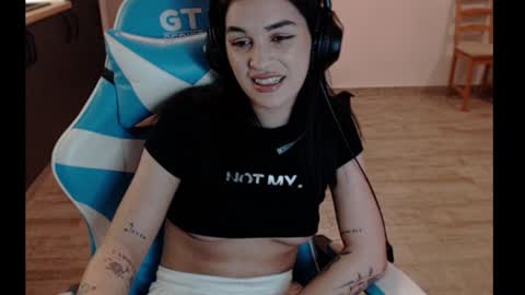 Maya online show from 02/02/25, 01:02