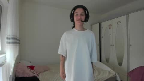 Maya online show from 04/11/26, 10:30