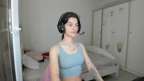 Maya online show from 04/17/26, 06:44