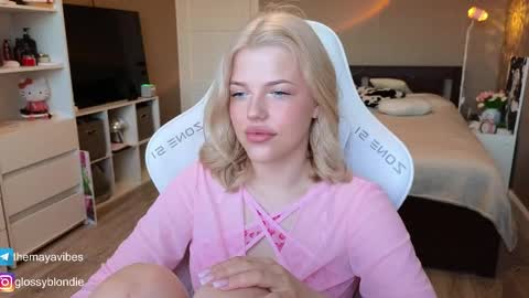 Maya online show from 04/09/26, 03:28