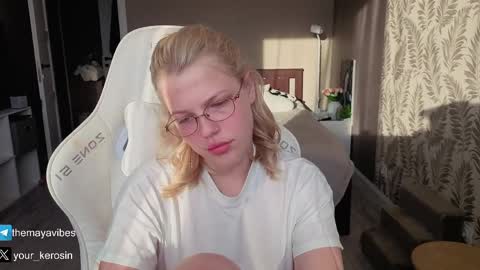 Snapshot of maya_blonde18 chatting on 05/20/26, 03:13 Maya online show from 05/20/26, 03:13