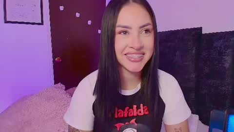 Snapshot of maya_blue_ chatting on 06/30/26, 04:35 Maya online show from 06/30/26, 04:35
